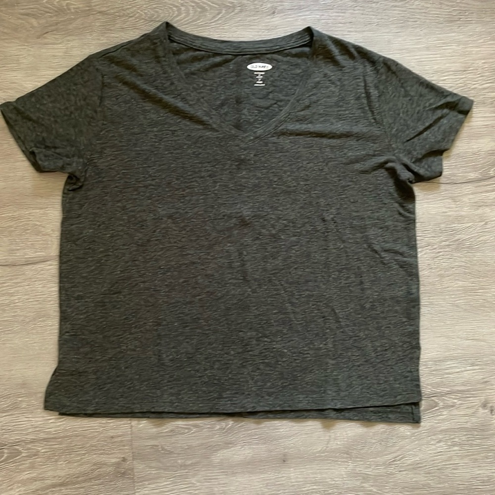 Old Navy Boyfriend v-neck top, petite size